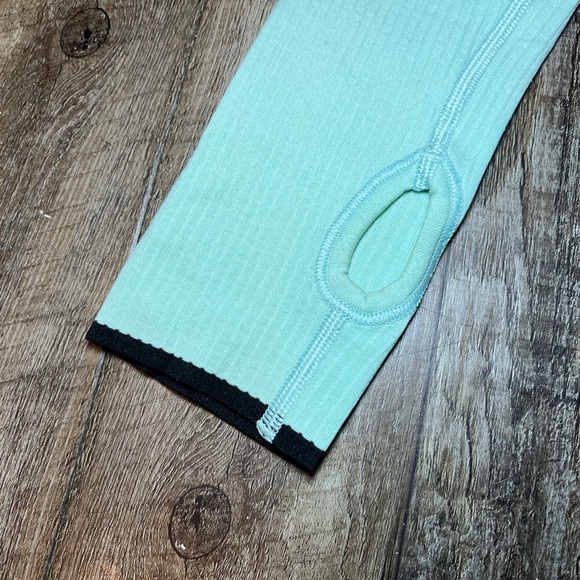 Lululemon Swiftly Tech Long Sleeve Mint Moment Black Hem Size 6 - Picture 4 of 6